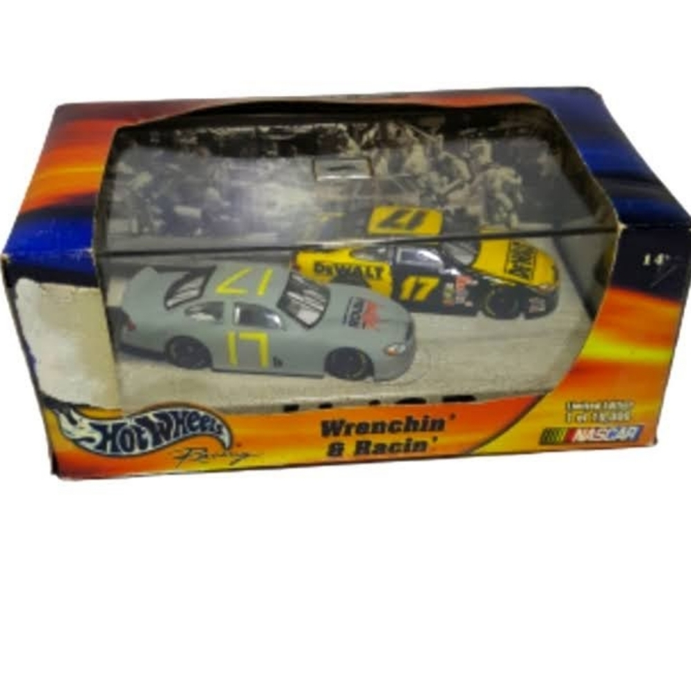 2002 Hot Wheels #17 Matt Kenseth Die Cast Collectable Car Set